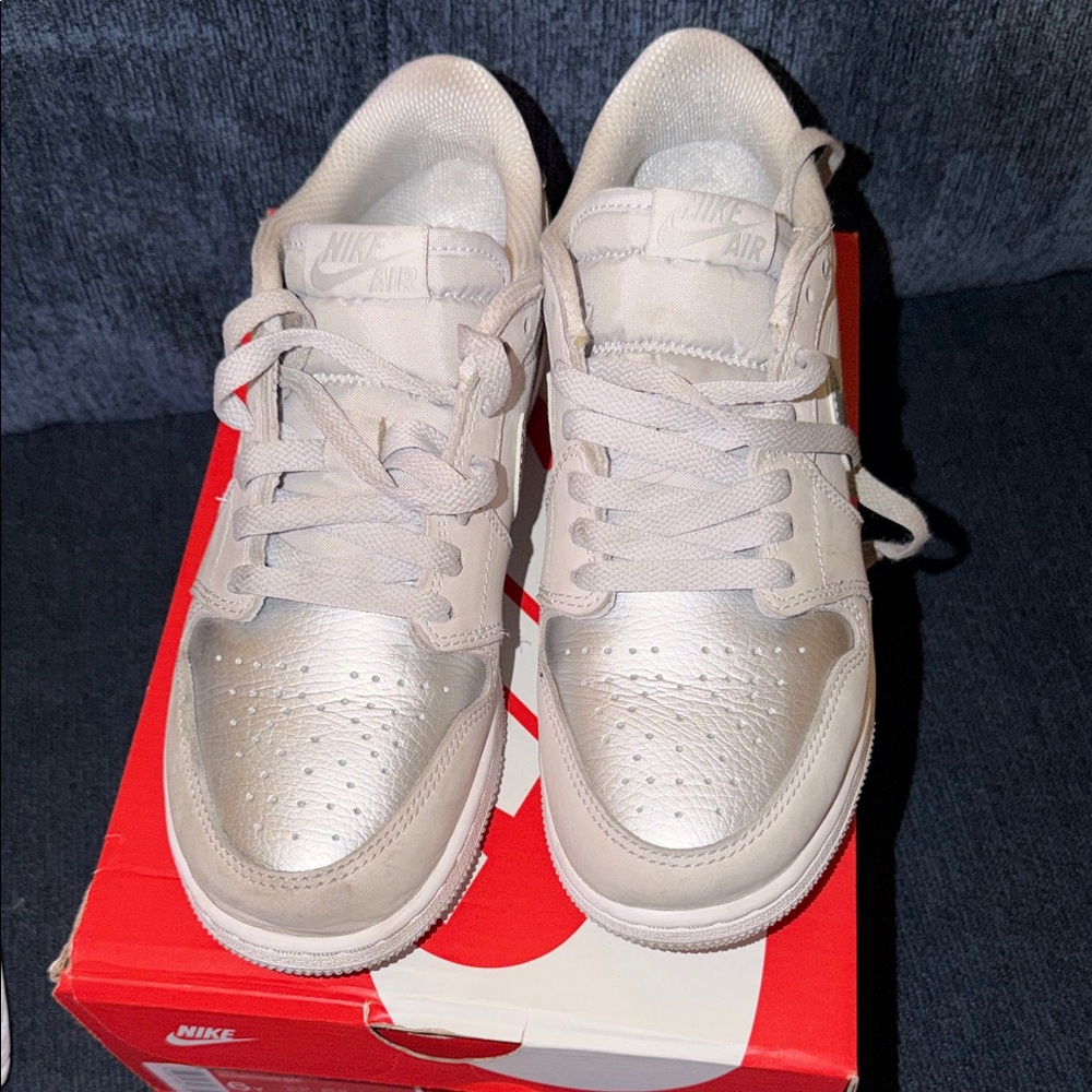 Nike Jordan 1 Metallic Silver